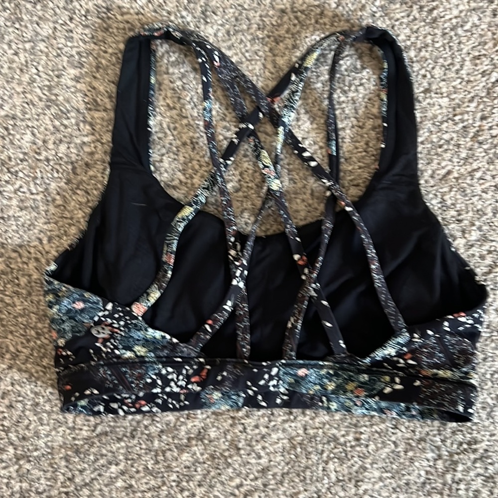 Lululemon bra - Picture 2 of 2